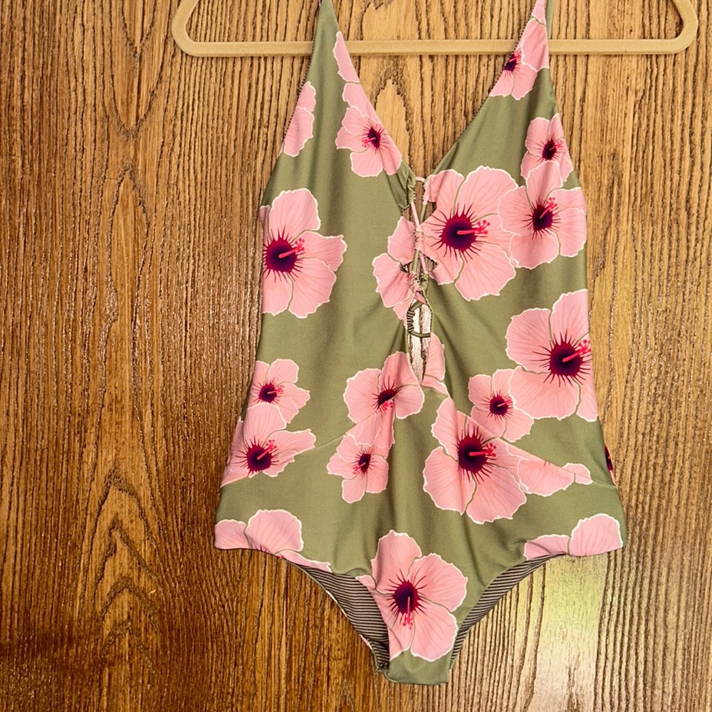 Acacia Kokomo Islet NWOT